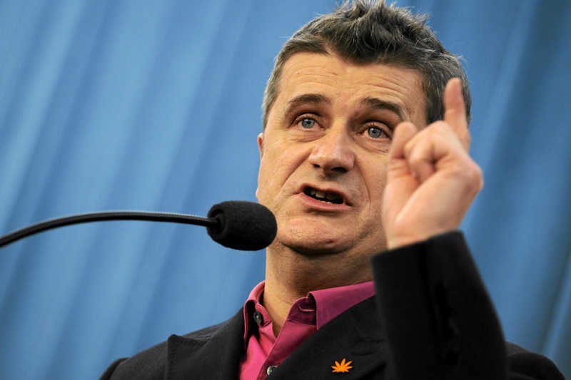 Partia Janusza Palikota znowu zaskakuje. Posłowie Ruchu napisali do MEN zaniepokojeni, że obrazek Jezusa idącego po wodzie może skutkować utonięciami.