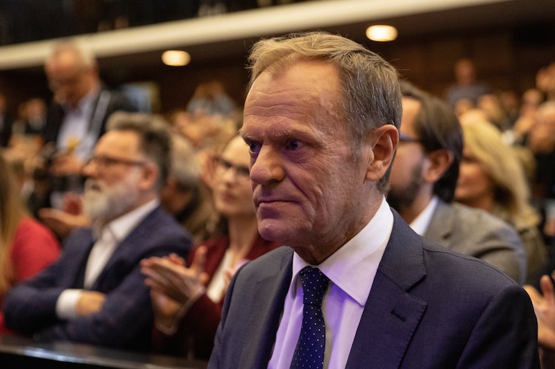 Donald Tusk: Mateusz Morawiecki sam pokazuje w Brukseli, że to nie on sprawuje władzę w Polsce.