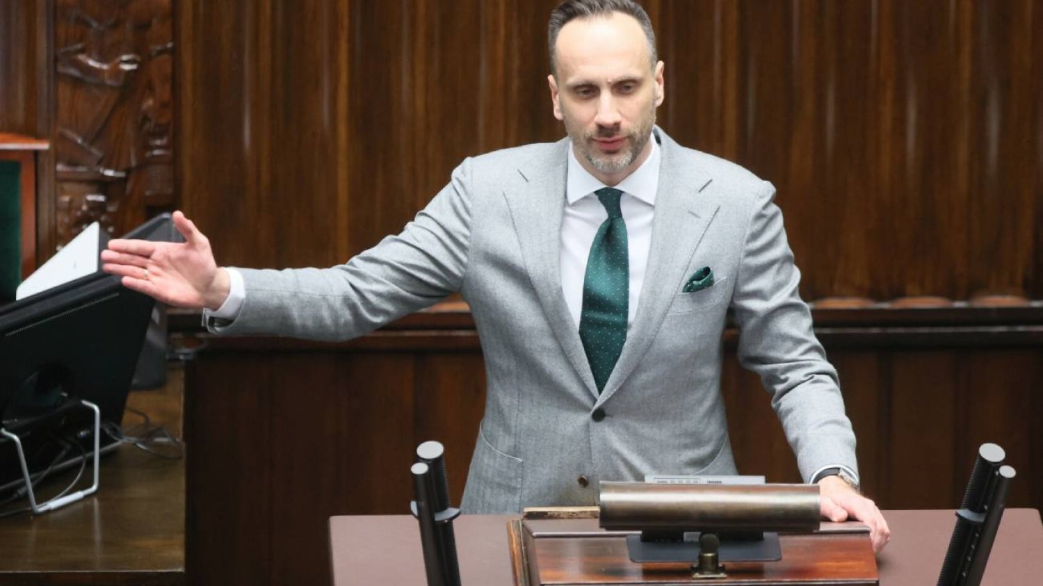 Janusz Kowalski chce wsadzić Tuska do więzienia. Mówi o Putinie i Kremlu