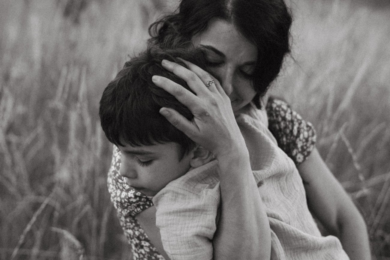 Co mówić dziecku, którego rodzic odebrał sobie życie? Prawdę, choć bez szczegółów.