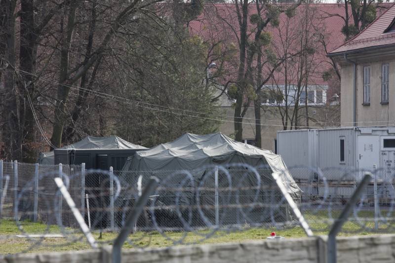 Koronawirus: zawiadomienie ws. wojskowych.