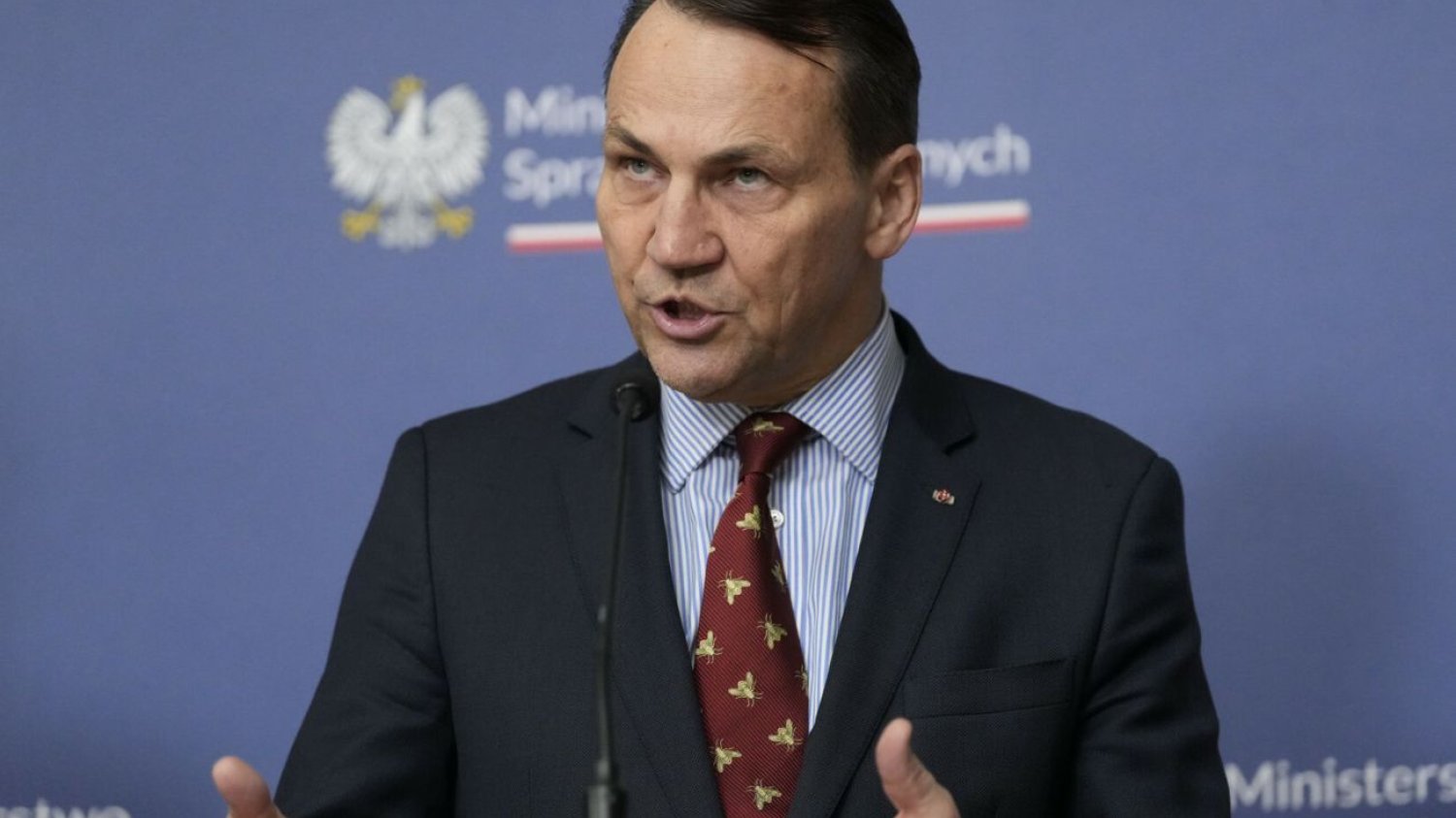 Sikorski wycofuje wnioski w tej sprawie. Nie chce już podpisu Dudy: "nie może tak być". Sikorski wycofuje wnioski ws. ambasadorów. Nie chce już podpisu Dudy.