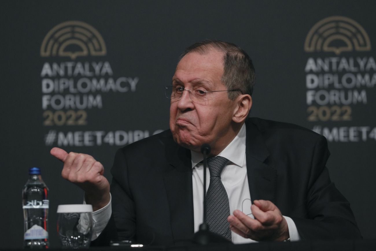 Siergiej Ławrow na konferencji prasowej po negocjacjach w Turcji.