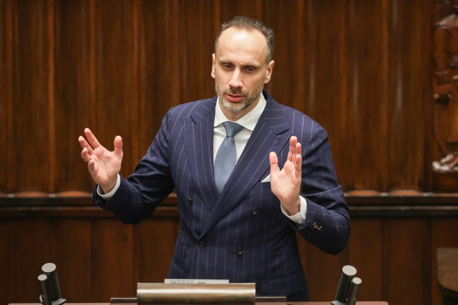 Kowalski zepsuł humor Morawieckiemu. Powiedział to przed głosowaniem.