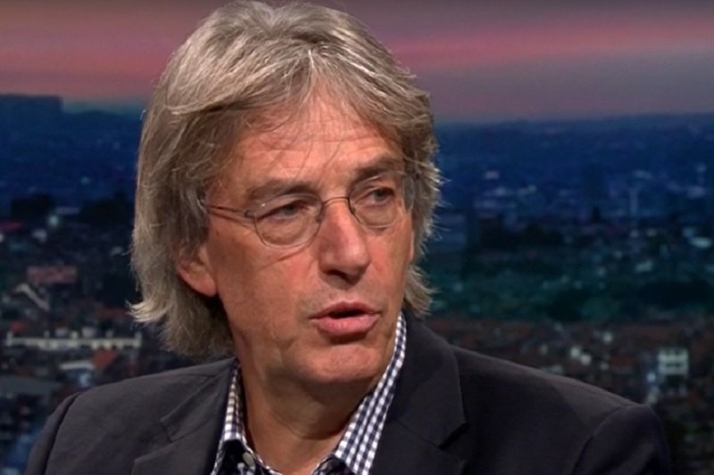 Herman Goossens, profesor mikrobiologii na Uniwersytecie w Antwerpii ostrzega, że za kilka miesięcy możemy zmagać się z drugą falą COVID-19.