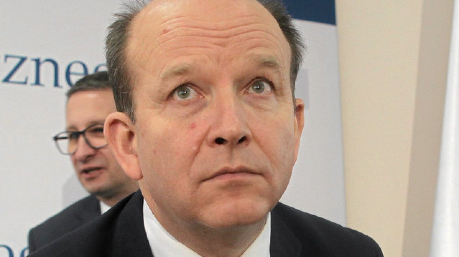 Rząd PiS odebrał kobietom dostęp do antykoncepcji awaryjnej bez recepty. Minister Radziwiłł twierdzi, że Polki garściami łykają tabletki za ok. 150 zł sztuka.