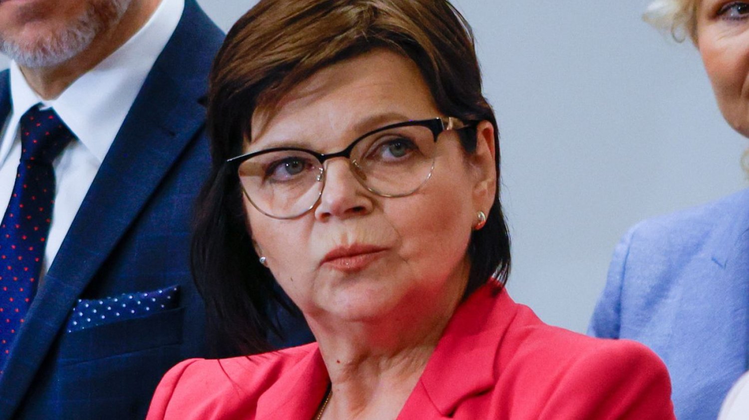 Leszczyna mocno stanęła w obronie Tuska. "Nie wydaje mi się, by miał udział w przegranej" Izabela Leszczyna broni Donalda Tuska. Tak mówi o jego udziale w kampanii