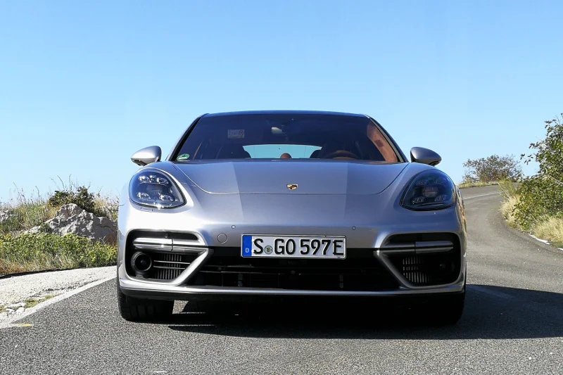 Hybrydowa Panamera Turbo S to najmocniejsza Panamera w historii.