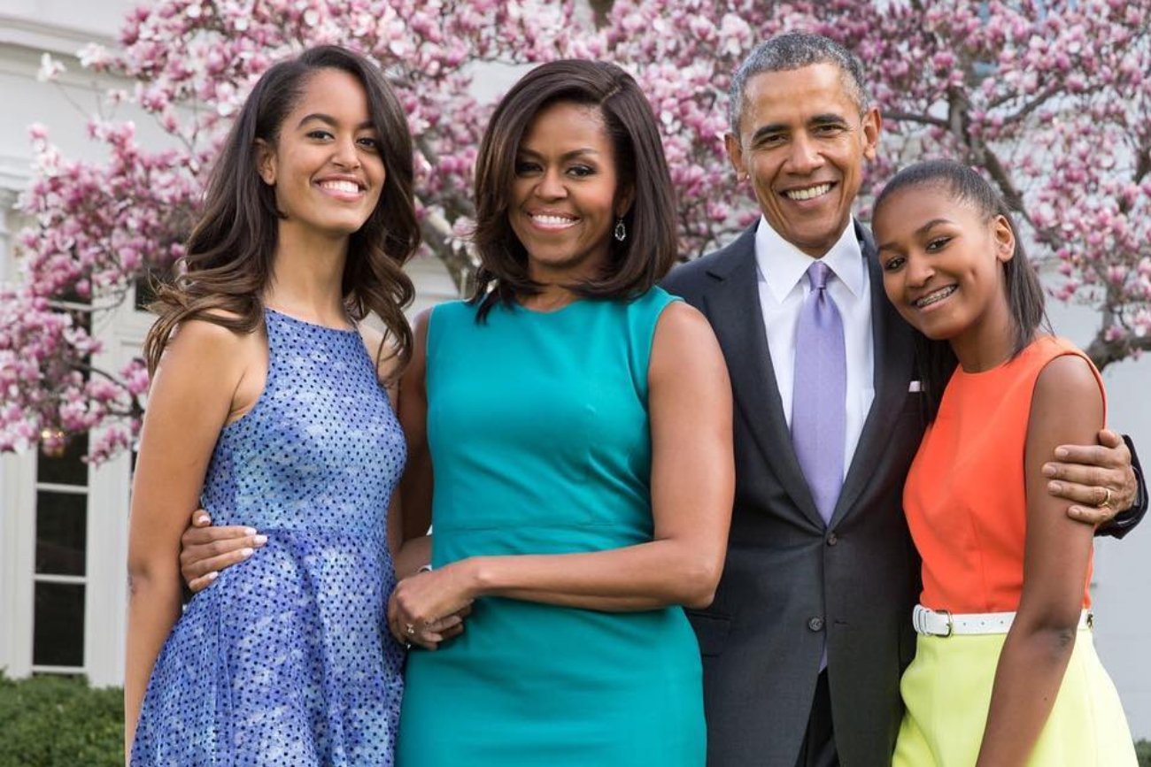 Młodsza córka byłego prezydenta USA, Sasha Obama kończy 20 lat. Barack i Michelle Obama złożyli jej wzruszające życzenia