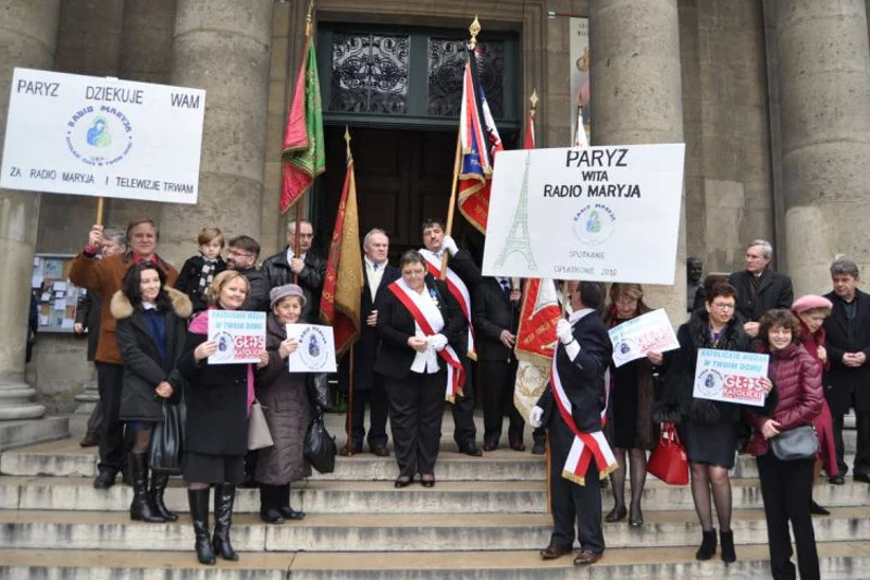 Obrońcy krzyża to zazwyczaj także zwolennicy Radia Maryja