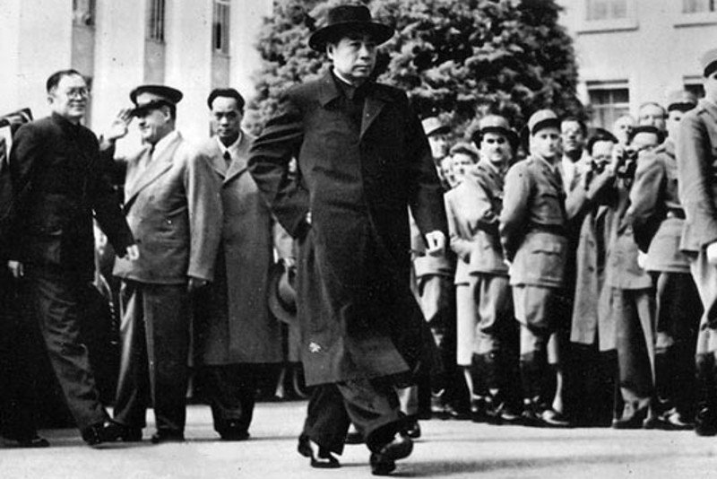 Zhou Enlai w Genewie w 1954 roku.