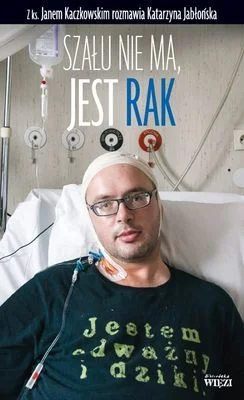 Tę koszulkę ksiądz Kaczkowski otrzymał od młodzieży uczestniczącej w spotkaniu