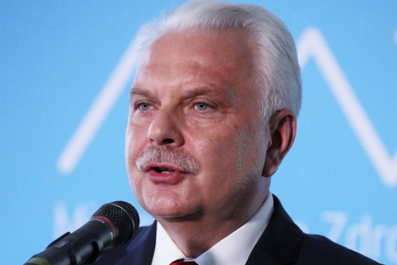 Wiceminister Zdrowia Waldemar Kraska poinformował, że ponad 4 tys. osób z COVID-19 przebywa obecnie w szpitalach.