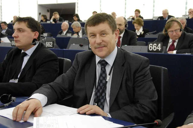 Poseł PiS Zbigniew Kuźmiuk tłumaczy tych, którzy przy okazji rocznicy Powstania Warszawskiego gwiżdżą na Powązkach