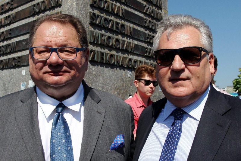 Aleksander Kwaśniewski, że afera taśmowa ma uderzyć w Platformę.