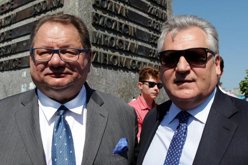 Aleksander Kwaśniewski, że afera taśmowa ma uderzyć w Platformę.