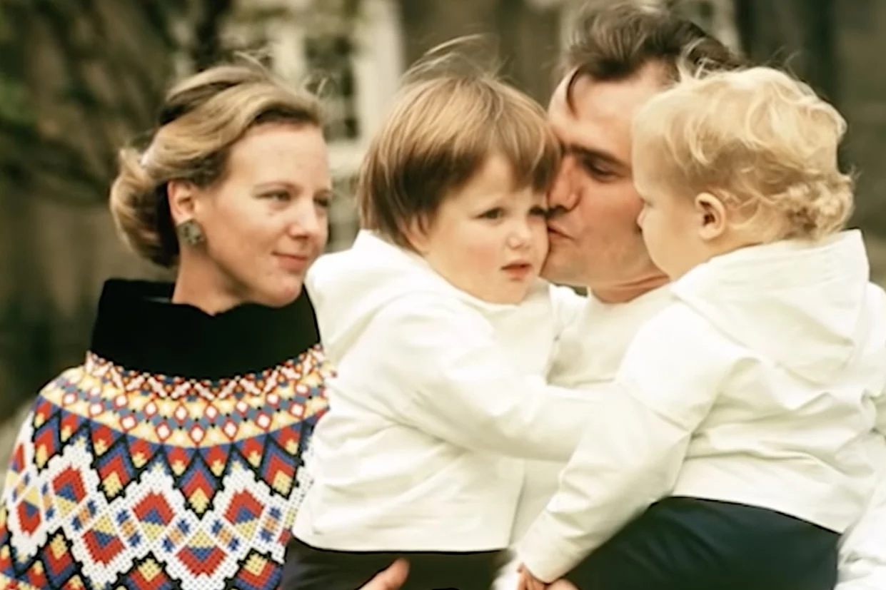 Król Fryderyk IX z żoną Ingrid i córkami.