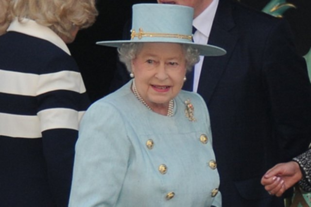 [url=http://www.shutterstock.com/pic-98818205/stock-photo-queen-elizabeth-ii-visits-fortnum-and-mason-london-uk-march-london-uk-picture.html?src=GGPl55rEokha5rTAOsySbA-1-12]Królowa Elżbieta II zaakceptowała ustawę legalizującą małżeństwa homoseksualne[/ur
