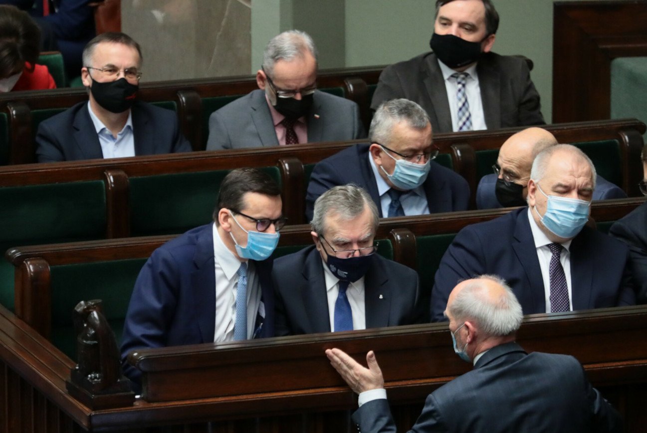 Co z ustawą o sprawdzaniu szczepień pracownika? Fogiel o strategii PiS.