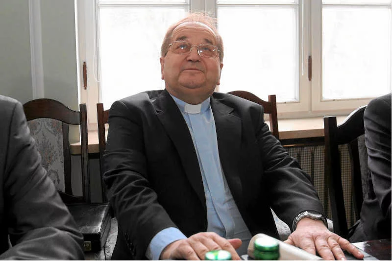 Jaka jest prawdziwa twarz o. Tadeusza Rydzyka? - próbowali odpowiedzieć autorzy jego biografii "Imperator".