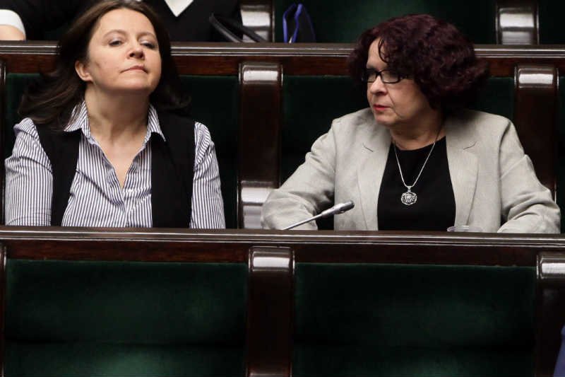 Dwie posłanki PiS zignorowały prawomocny wyrok na Grzegorza Brauna.