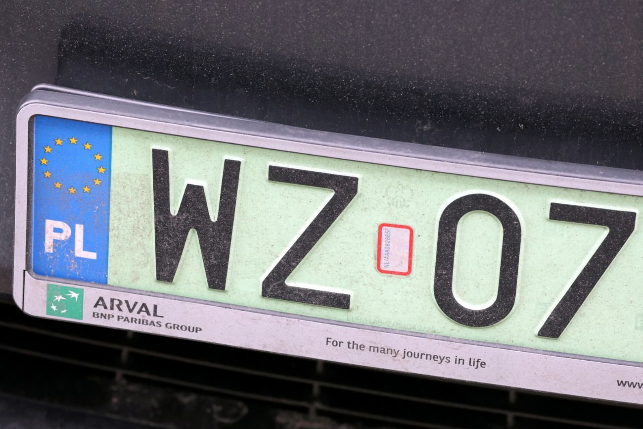 Większa dowolność przy rejestracji pojazdów. Ministerstwo szykuje zmiany.