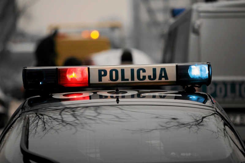 Policja może odebrać prawo jazdy po stłuczce, jeśli tak jej się spodoba? Wygląda na to, że tak