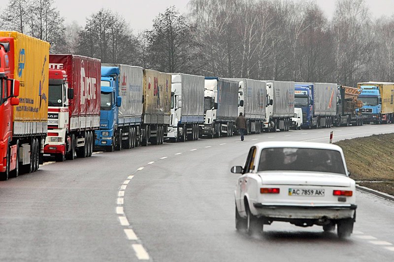 Rosja sparakiżowała import z Ukrainy. Gospodarka naszych wschodnich sąsiadów straci co najmniej 2 mld dolarów.