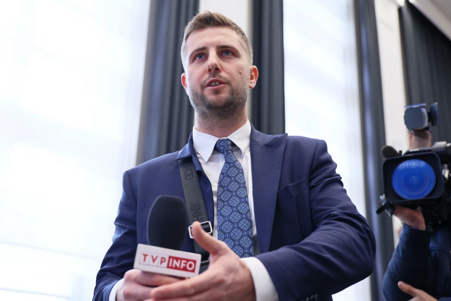 Kłeczek w nerwach po konferencji Tuska. Tak skomentował to, co się stało.