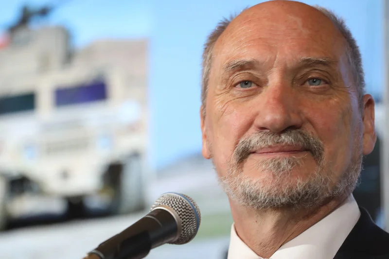 "Po ch** samolotom skrzydła". Chor. Bardoń w krótkich, żołnierskich słowach skwitował rewelacje podkomisji Macierewicza