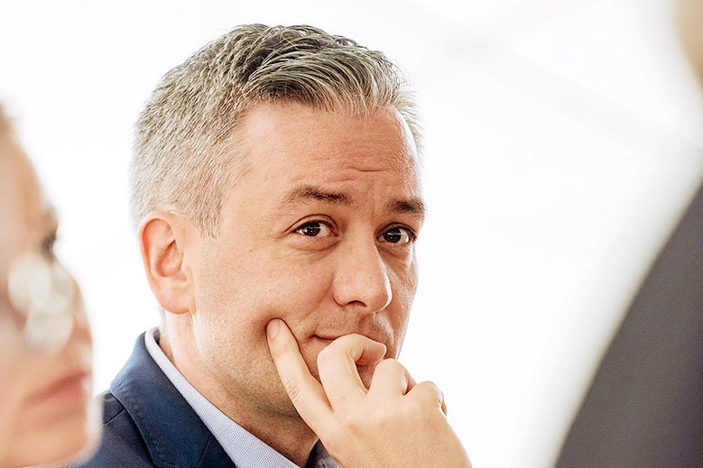 Robert Biedroń w "Kropka nad i" usłyszał od Moniki Olejnik głównie serię pytań o aferę pedofilską w Słupsku.