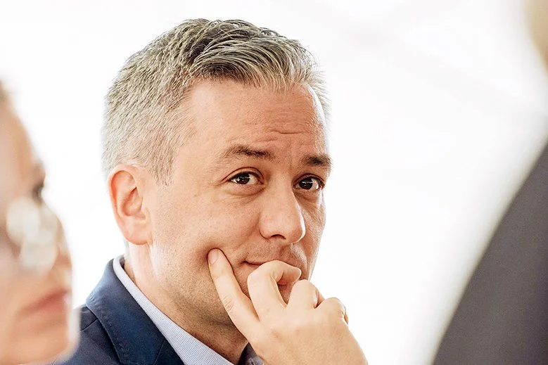 Robert Biedroń w "Kropka nad i" usłyszał od Moniki Olejnik głównie serię pytań o aferę pedofilską w Słupsku.