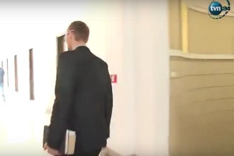 Ustalono tożsamość mężczyzny, który w obelżywy sposób skomentował wypowiedź Petru.