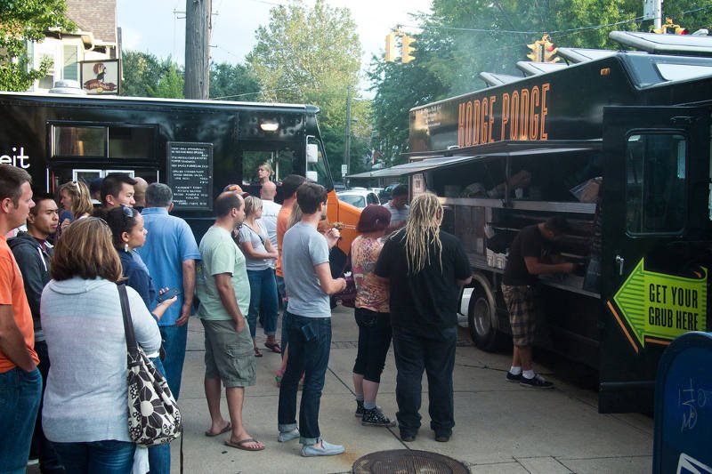 Popularne w Polsce i na świecie food trucki też mogą być źródłem dobrego, wartościowego jedzenia. To kwestia wyboru dań