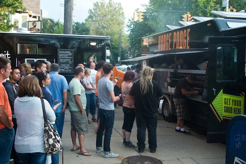 Popularne w Polsce i na świecie food trucki też mogą być źródłem dobrego, wartościowego jedzenia. To kwestia wyboru dań