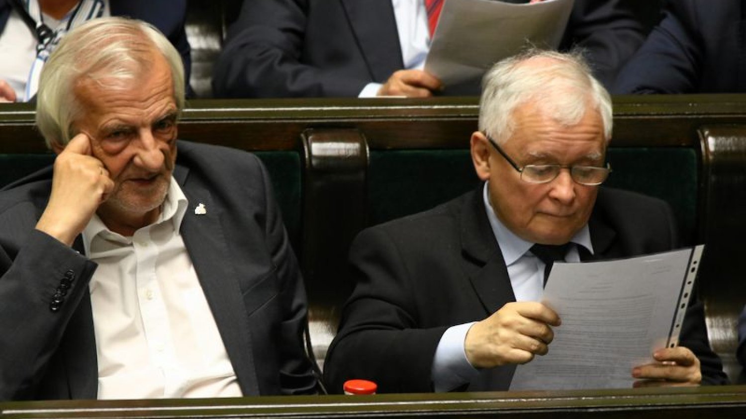 Ryszard Terlecki i Jarosław Kaczyński w Sejmie podczas wieczornego bloku głosowań