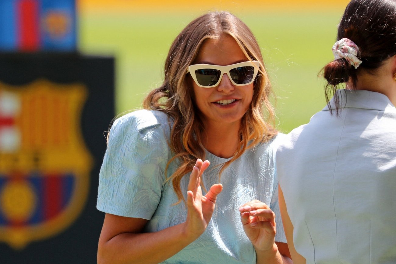 Anna Lewandowska promuje swoje treningi po hiszpańsku.