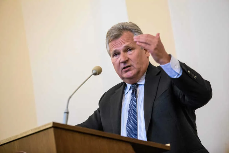 Aleksander Kwaśniewski wierzy w tłumaczenia Donalda Tuska ws. rozbioru Ukrainy.