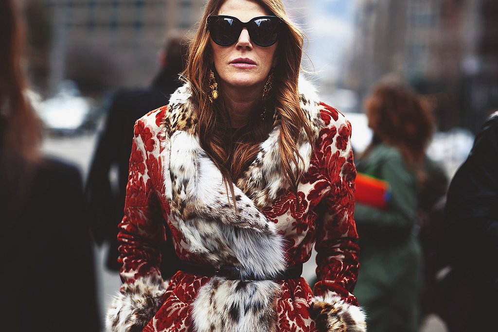 Kontrowersyjny styl Anny dello Russo jest modową inspiracją dojrzałych Włoszek