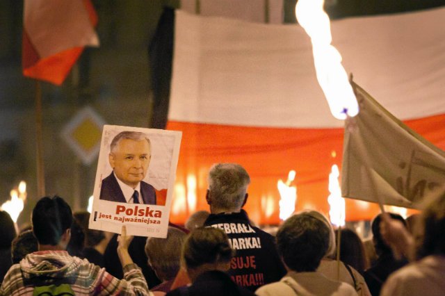 Elektoraty PiS i PO różnią się dziś praktycznie wszystkim.