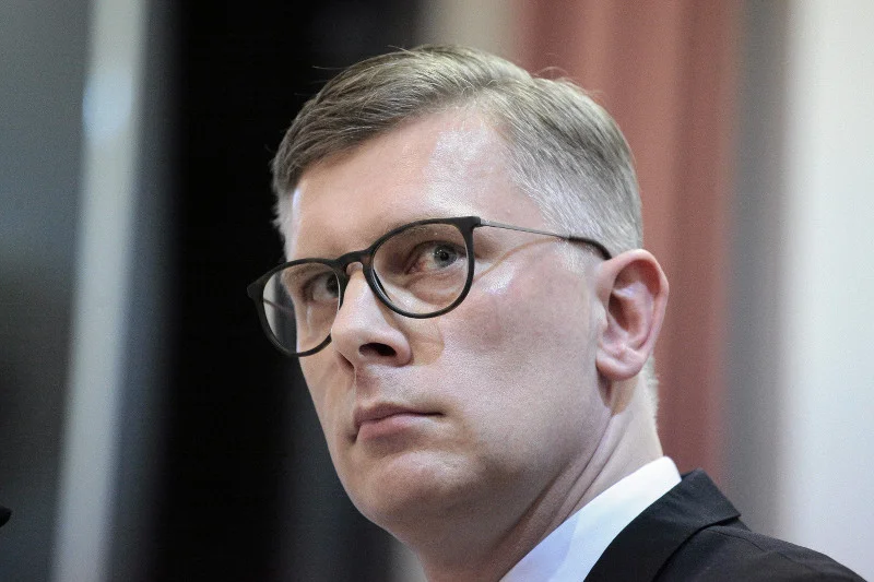 Cenckiewicz bez skrupułów. Poucza Wałęsę, jak ma obchodzić żałobę po synu. "Powinna trwać przynajmniej 3 miesiące"