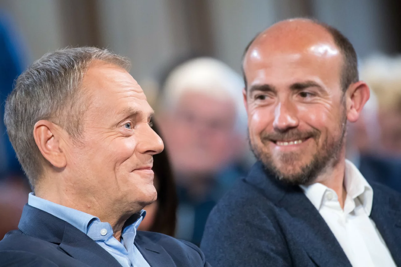 Sondaż z 4 czerwca. PO skoczyło poparcie, spadło Hołowni i PSL
