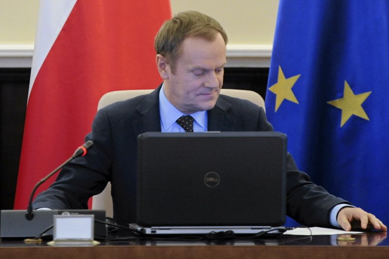 Donald Tusk "debatował" na Twitterze. Padło kilka konkretów i sporo żartów.