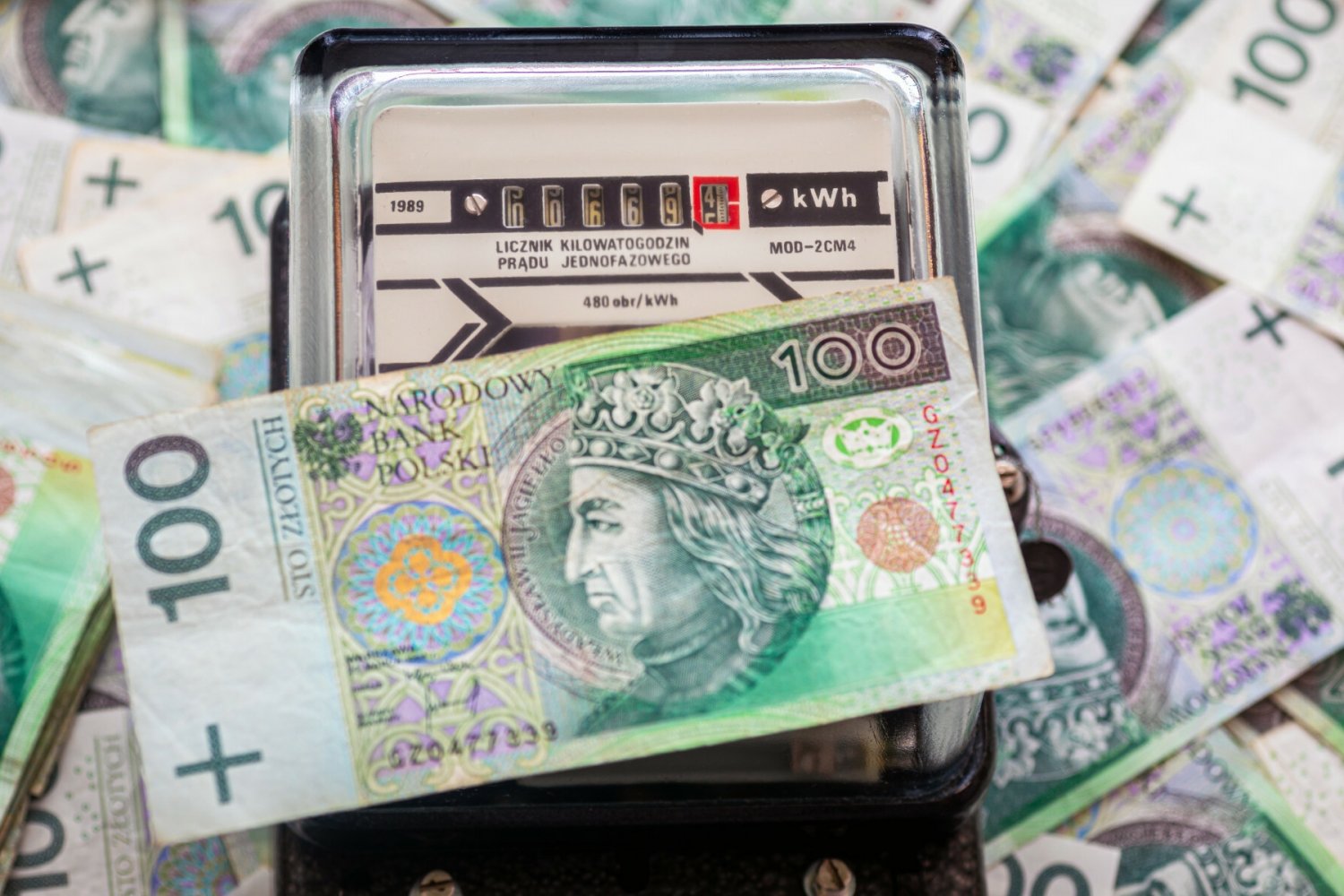 Polacy winią rząd za podwyżki cen energii i gazu. Tak uważa ponad 40 proc. badanych.