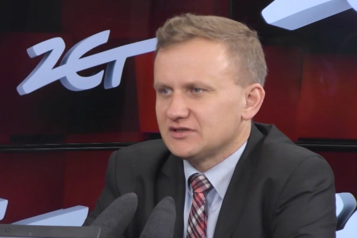 Bartosz Marczuk bronił premii, które przyznała członkom swojego gabinetu premier Beata Szydło.