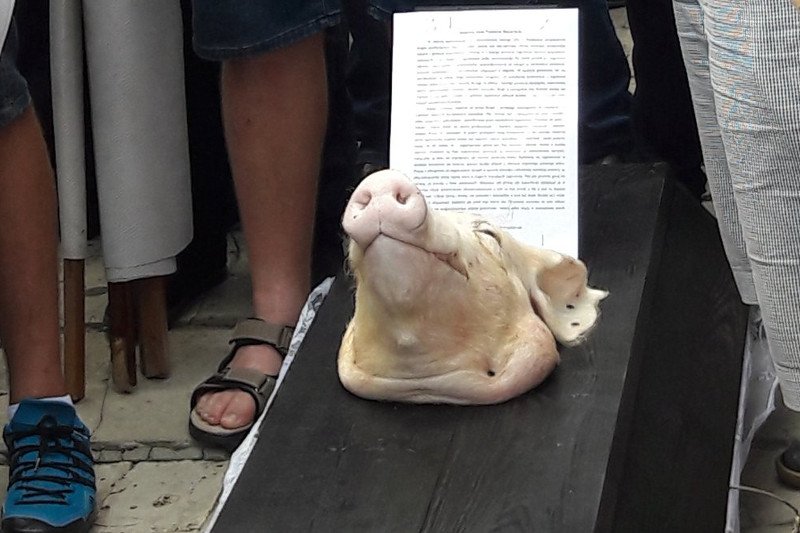 Przeciwnicy polityki rządu nie mogli wejść na rynek w Sandomierzu.