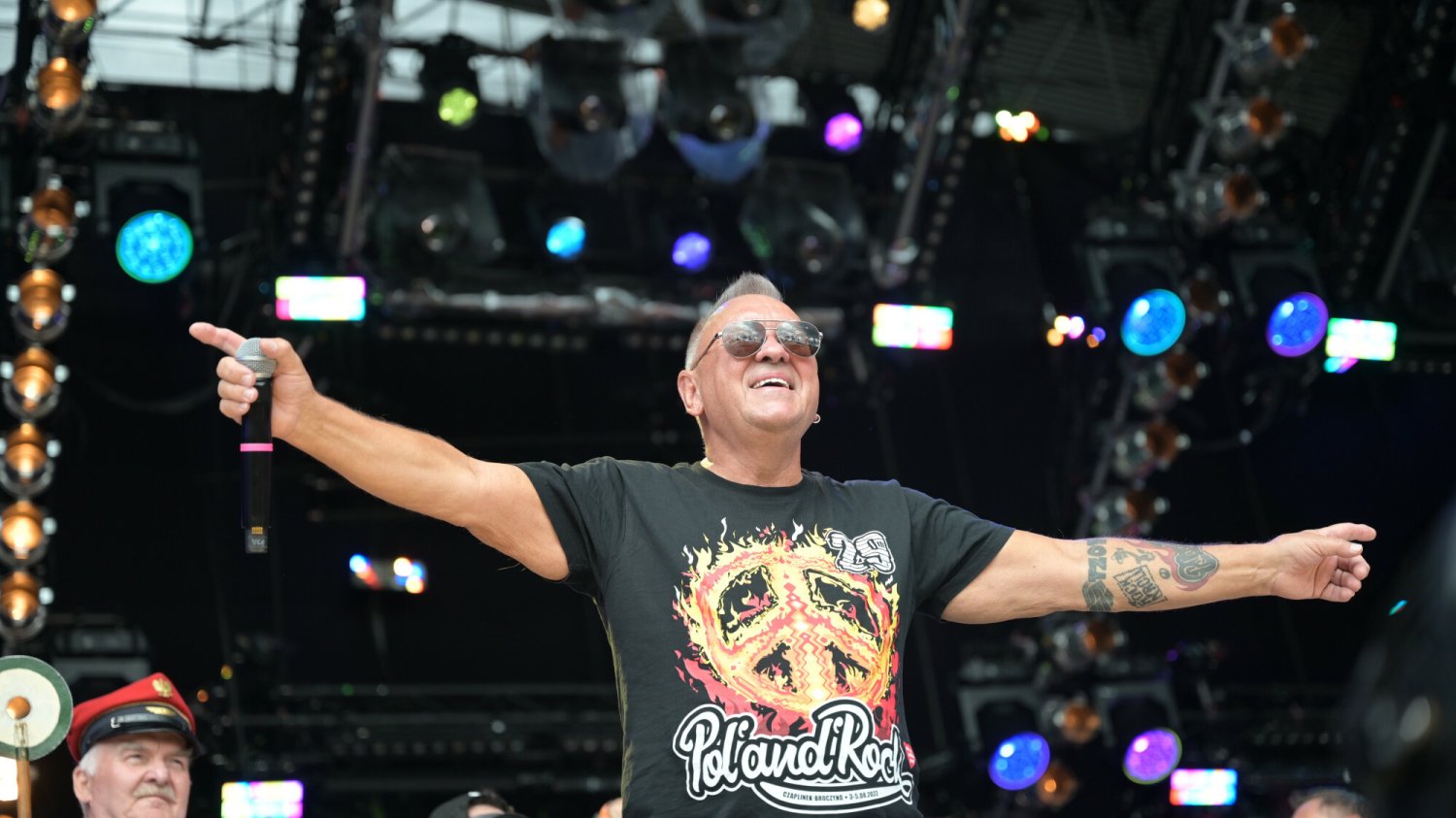 Jerzy Owsiak wywołał polityczną burzę listą gości festiwalu Pol'and'Rock.