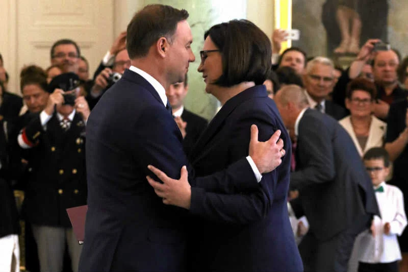 Małgorzata Sadurska, szefowa Kancelarii Prezydenta, chyba zapomniała o tych mniej popularnych obietnicach Andrzeja Dudy.
