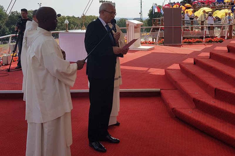 Minister Tchórzewski odczytał akt zawierzenia polskiej energetyki Matce Boskiej.