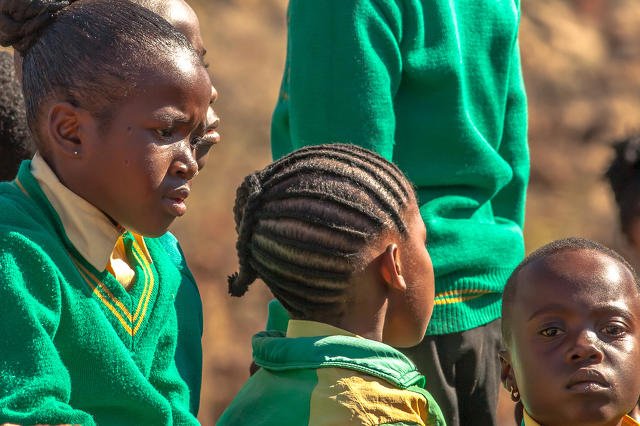 Dziewczęta z RPA dostają stypendium, jeśli są dziewicami.